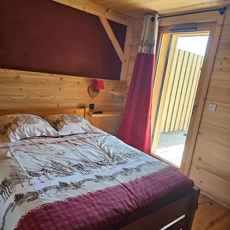 A La Montagne O Ptit Lady Apartment *