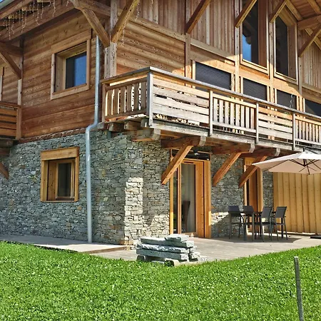 A La Montagne O Ptit Lady Apartment *
