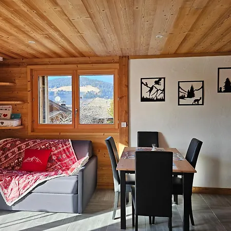 A La Montagne O Ptit Lady Apartment *